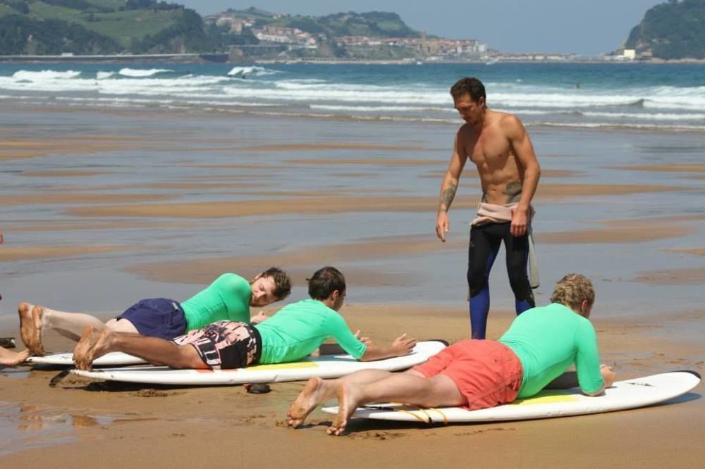 Zarautz Beachside Surf Camp Ngoại thất bức ảnh