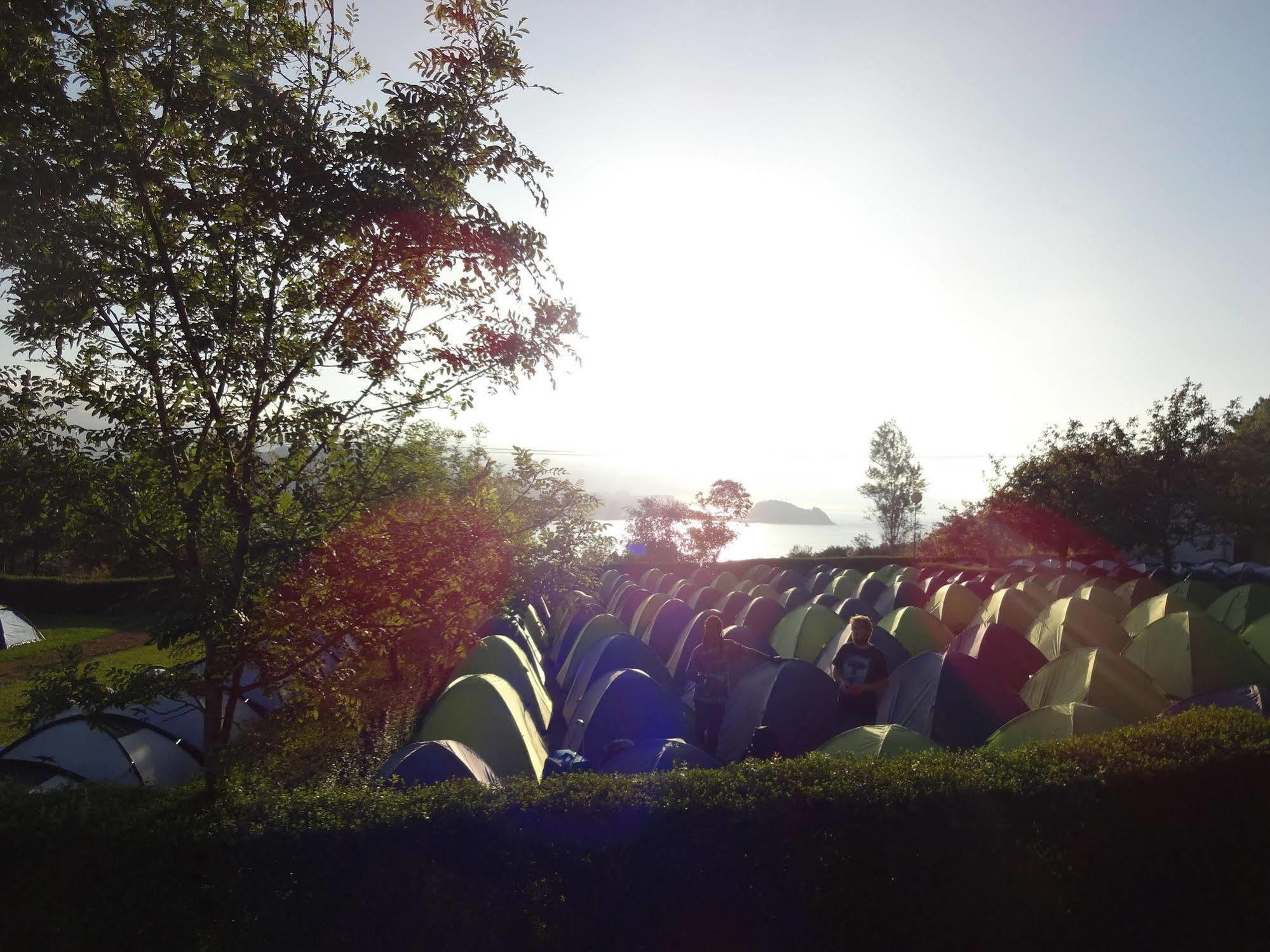 Zarautz Beachside Surf Camp Ngoại thất bức ảnh