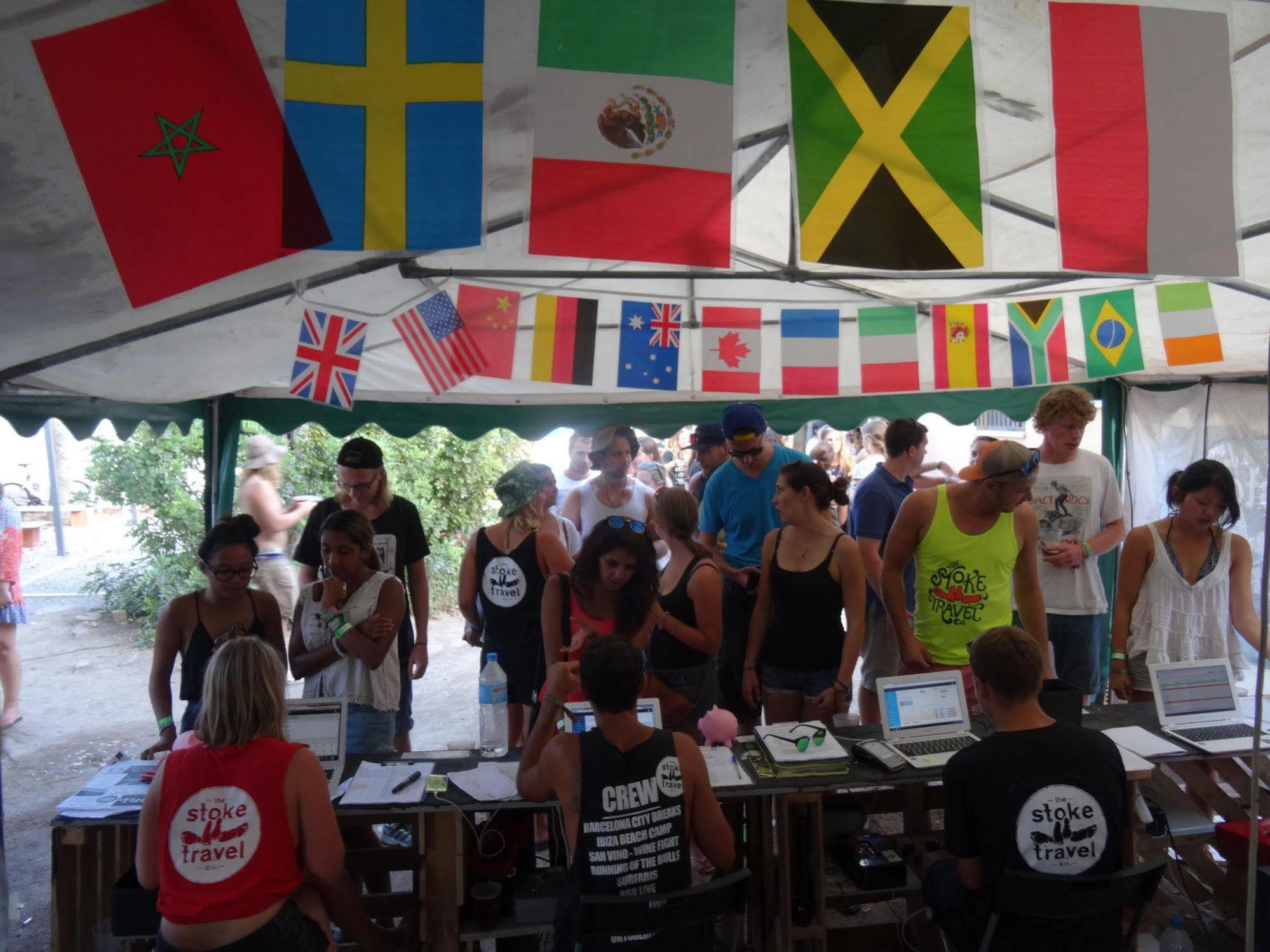 Zarautz Beachside Surf Camp Ngoại thất bức ảnh